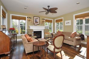 Livingroom - Country homes for sale and luxury real estate including horse farms and property in the Caledon and King City areas near Toronto